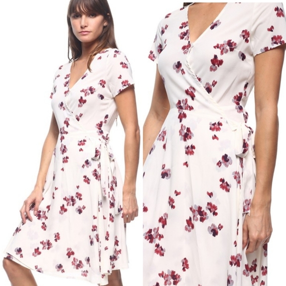 Floral Surplice Neckline Wrap Dress w/Tie Waist - Picture 3 of 4